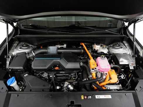 Certified 2023 Kia Sorento EX w/ Panoramic Sunroof Package image 3