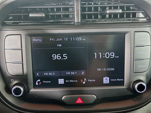 Used 2025 Kia Soul LX w/ LX Technology Package FWD image 21