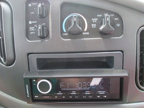 Used 2003 Ford E-450 and Econoline 450 image 32