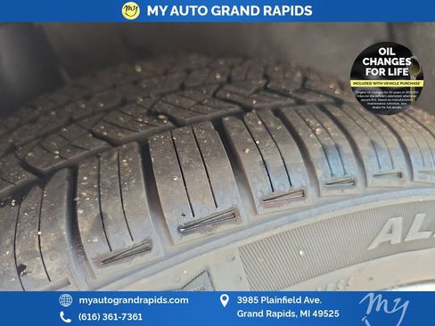 Used 2022 Cadillac CT4 Luxury w/ Sun And Sound Package AWD/4WD image 33