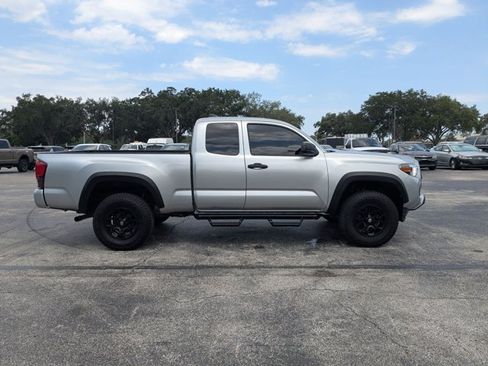 Used 2022 Toyota Tacoma SR w/ SX Package RWD image 4