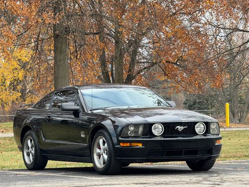 Used 2008 Ford Mustang GT image 3