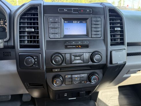 Used 2018 Ford F150 XL w/ Equipment Group 101A Mid AWD/4WD image 18