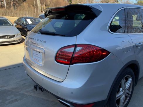 Used 2011 Porsche Cayenne S image 7