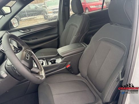 Used 2024 Jeep Grand Cherokee L Laredo image 26