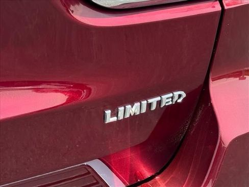 Used 2018 Jeep Grand Cherokee Limited RWD image 15