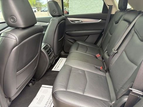 Used 2017 Cadillac XT5 Luxury w/ Driver Awareness Package AWD/4WD image 14