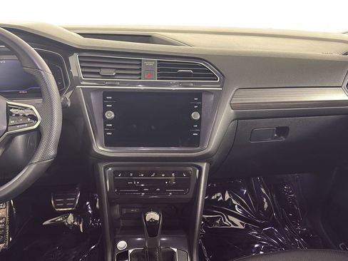 Certified 2023 Volkswagen Tiguan SEL R-Line AWD/4WD image 18