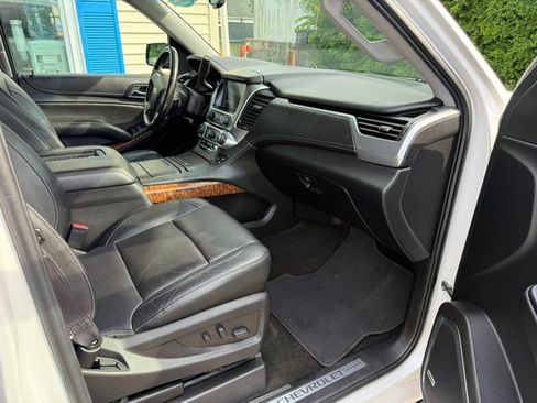 Used 2017 Chevrolet Suburban Premier AWD/4WD image 33