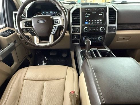 Used 2018 Ford F150 Lariat w/ Equipment Group 502A Luxury AWD/4WD image 16