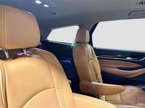 Used 2019 Buick Enclave Essence image 27