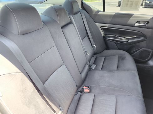 Used 2022 Nissan Altima 2.5 S FWD image 18