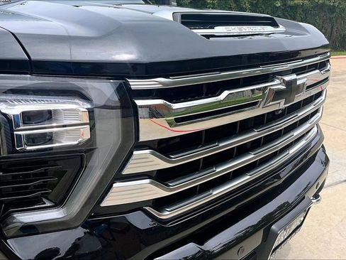 Used 2024 Chevrolet Silverado 2500 High Country w/ High Country Premium Package AWD/4WD image 37