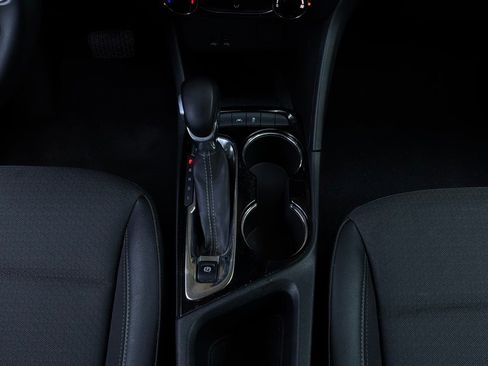 Used 2025 Buick Encore GX Preferred FWD image 11