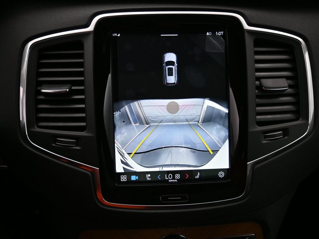 Certified 2025 Volvo XC90 T8 Core w/ Protection Package Premier AWD/4WD image 18