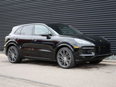 Used 2022 Porsche Cayenne Turbo image 27