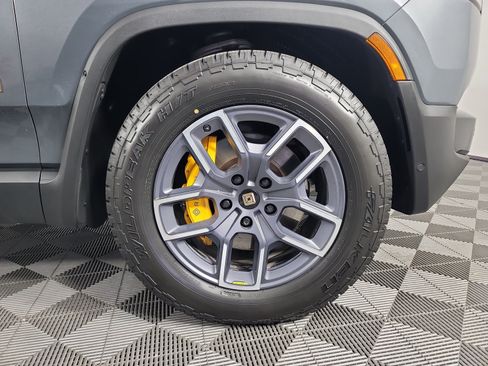 Used 2022 Rivian R1T Adventure AWD/4WD image 11