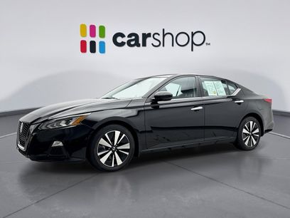 Used 2022 Nissan Altima 2.5 SV w/ SV Premium Package