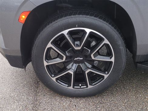 Used 2022 Chevrolet Tahoe RST w/ Luxury Package image 12