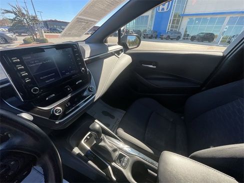 Used 2021 Toyota Corolla SE w/ SE Preferred Package image 17