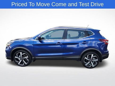 Used 2022 Nissan Rogue Sport SL w/ Premium Package FWD image 2
