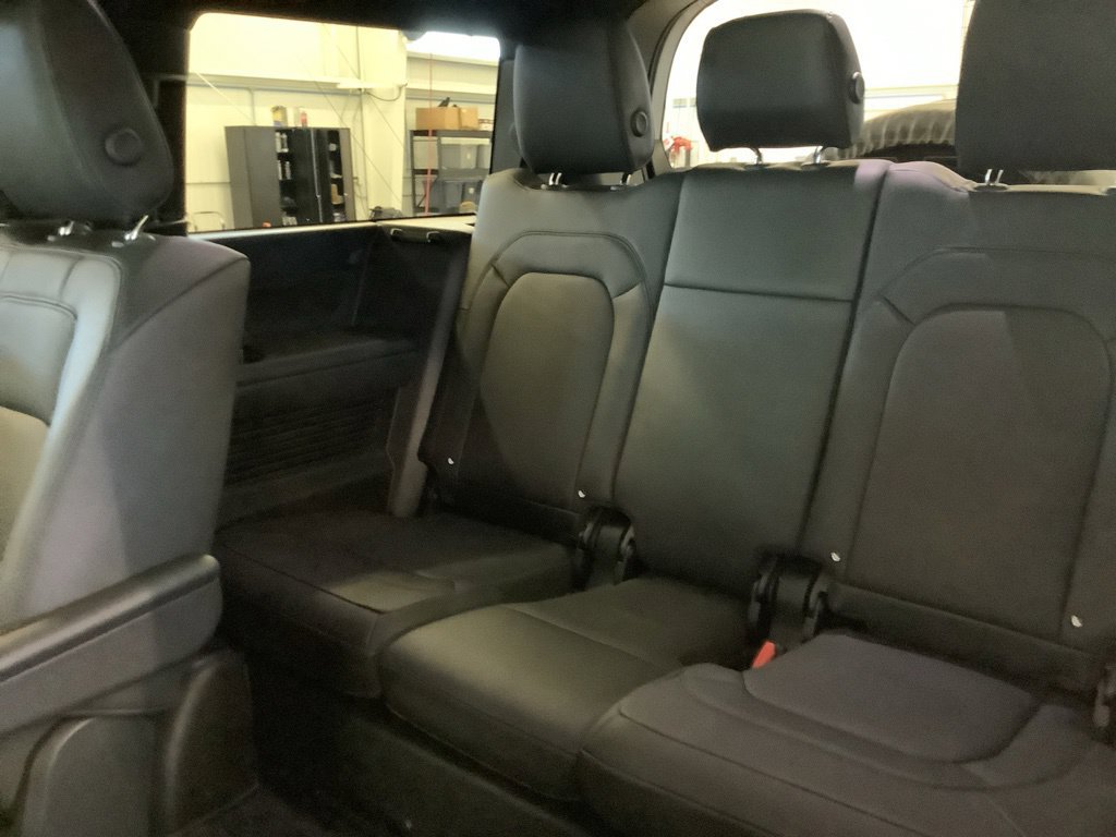 Used 2025 Land Rover Defender 130 X-Dynamic SE AWD/4WD image 20