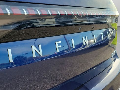 Used 2025 INFINITI QX80 Luxe RWD image 31