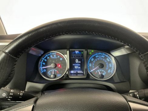 Used 2022 Toyota Tacoma SR5 RWD image 10