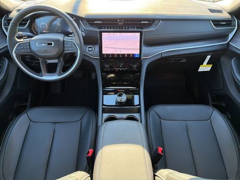 New 2025 Jeep Grand Cherokee L Limited image 29