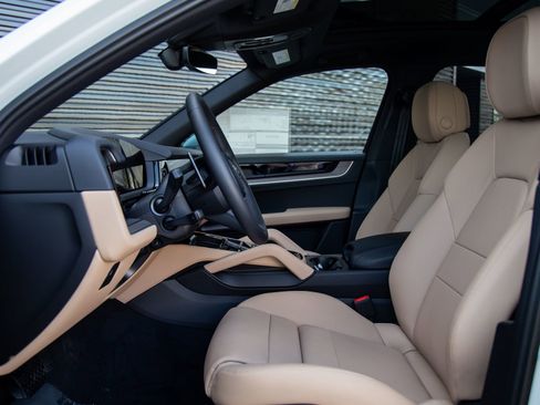 New 2026 Porsche Cayenne AWD/4WD image 5