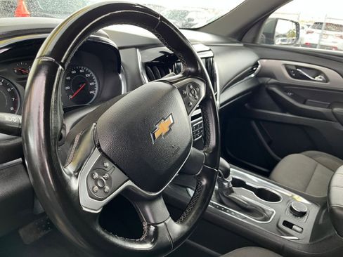 Used 2023 Chevrolet Traverse LT FWD image 35