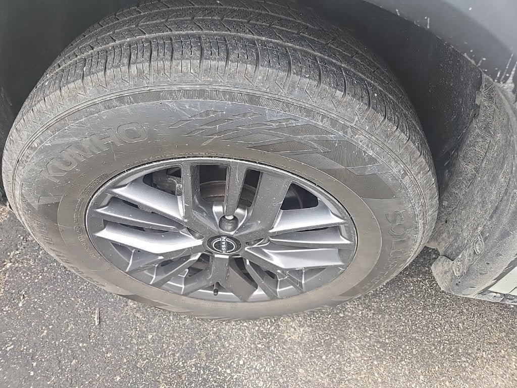 Used 2023 Nissan Rogue S AWD/4WD image 11