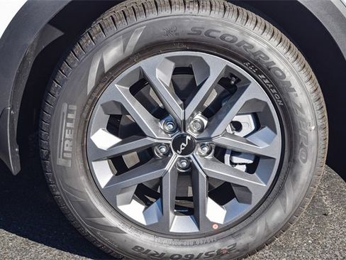 New 2025 Kia Telluride LX image 11