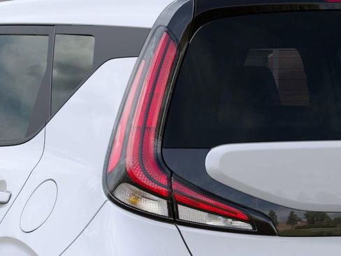 New 2025 Kia Soul LX w/ LX Technology Package FWD image 11