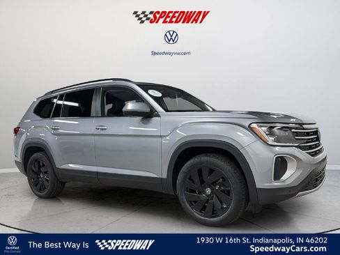 Certified 2024 Volkswagen Atlas SE AWD/4WD image 1
