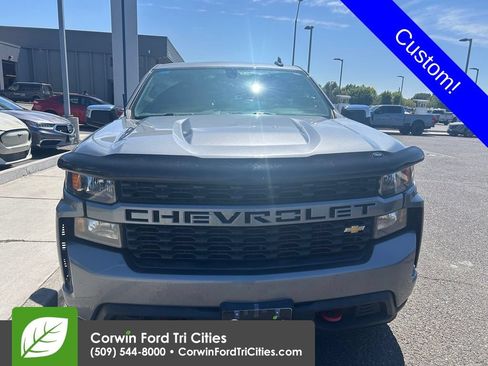 Used 2020 Chevrolet Silverado 1500 Custom w/ Custom Value Package AWD/4WD image 4