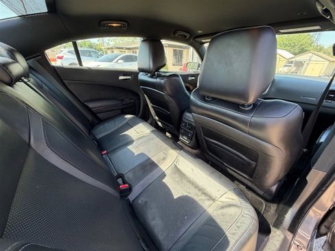 Used 2017 Dodge Charger SXT w/ Plus Group RWD image 17