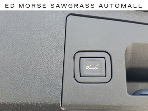 Certified 2023 Cadillac XT4 Luxury w/ Driver Awareness Package image 9