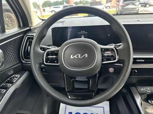 Used 2025 Kia Sorento LX FWD image 34