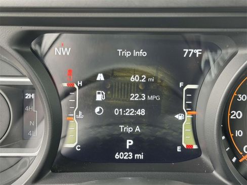 Used 2025 Jeep Gladiator Sport image 25