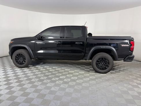 Used 2024 Chevrolet Colorado Trail Boss w/ Technology Package AWD/4WD image 4