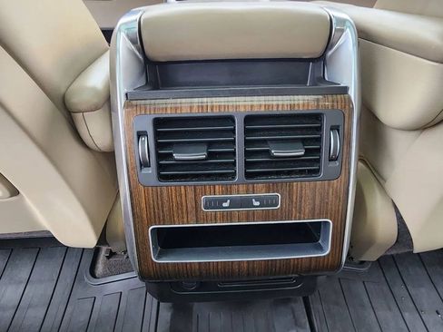 Used 2017 Land Rover Range Rover Sport HSE image 18