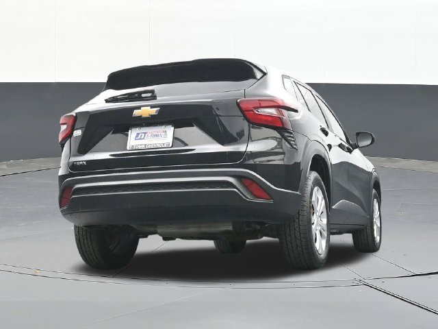 Used 2024 Chevrolet Trax LS FWD image 43
