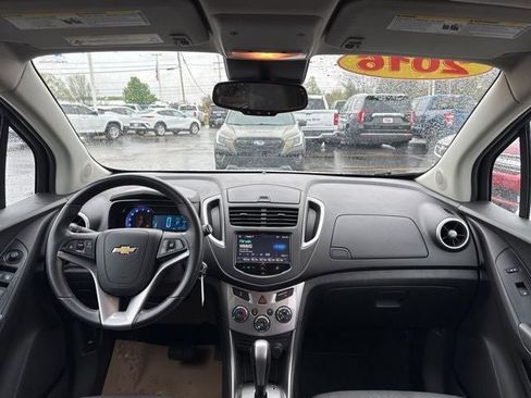 Used 2016 Chevrolet Trax LT w/ LT Convenience Package FWD image 25