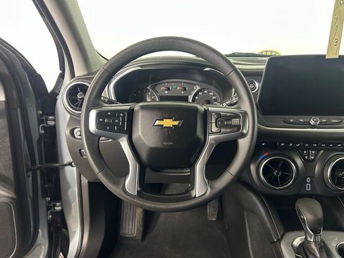 Used 2025 Chevrolet Blazer LT image 8