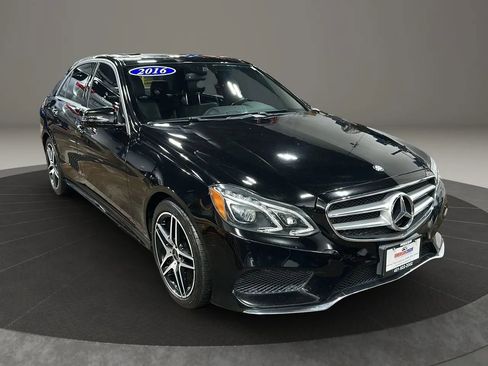 Used 2016 Mercedes-Benz E 400 4MATIC Sedan image 7