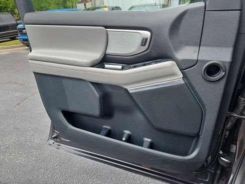 Used 2025 Ford Expedition Max Active image 26