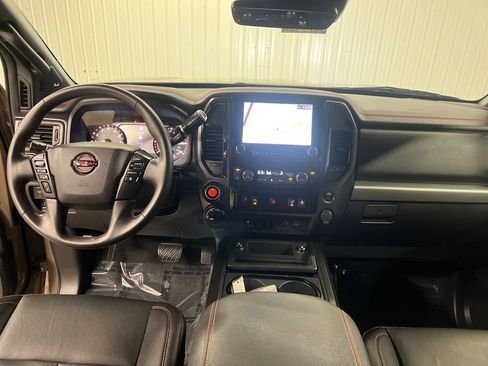 Used 2023 Nissan Titan PRO-4X w/ Pro-4x Convenience Package AWD/4WD image 17