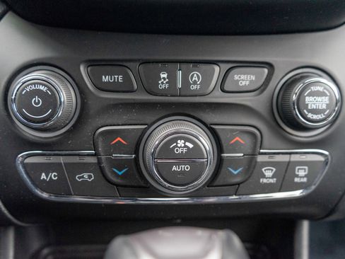 Used 2020 Jeep Cherokee Limited AWD/4WD image 20