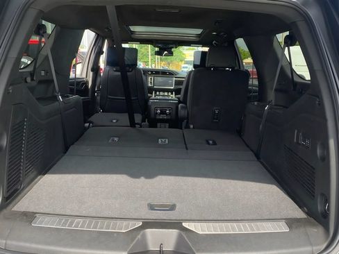 Used 2024 GMC Yukon XL Denali AWD/4WD image 24